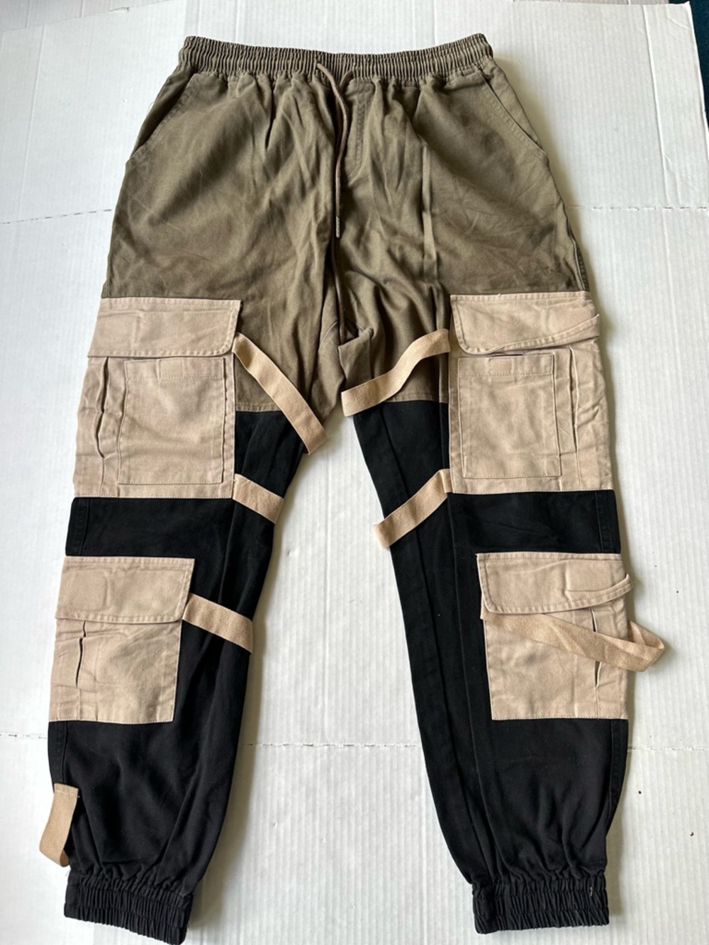 Fashion Nova Women's L "Block It Out Cargo Joggers" Olive/Combo - Picture 4 of 12